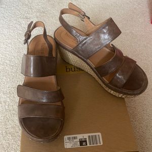 Bussola Tate sandal new in box